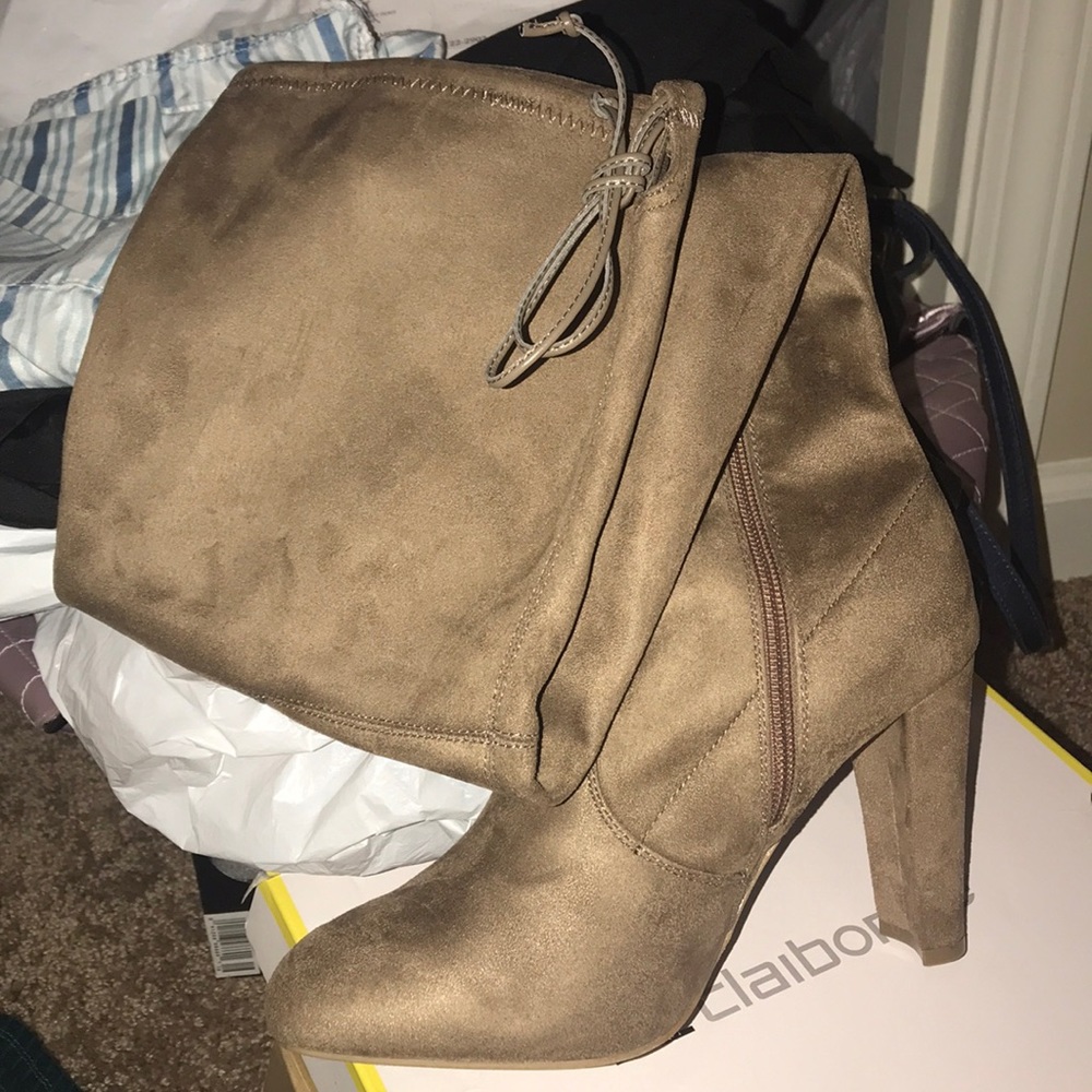 Suede over the knee boots! Never worn. Fall Time🧥